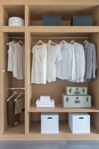 Read more about the article Easy Closet Organization