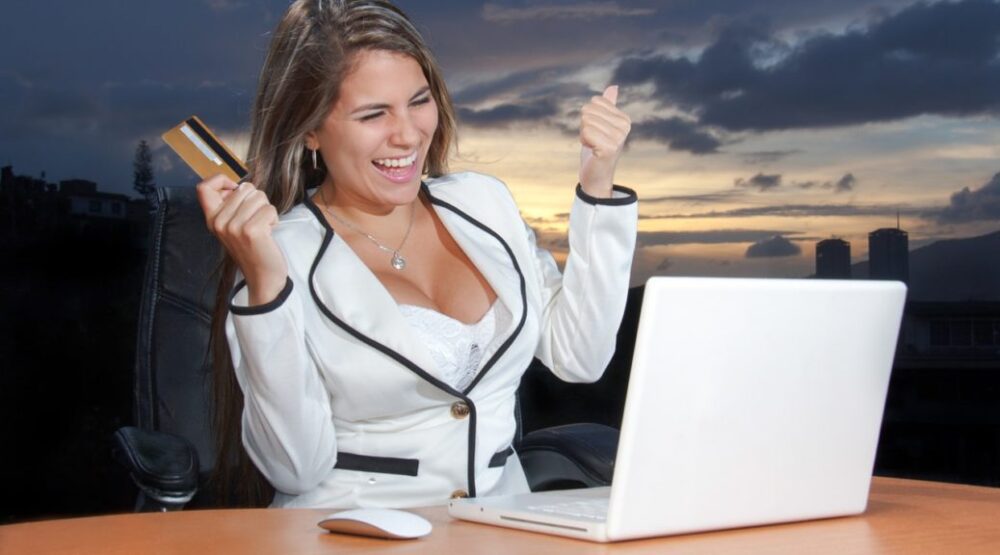 women at desk with Amazon Prime membership