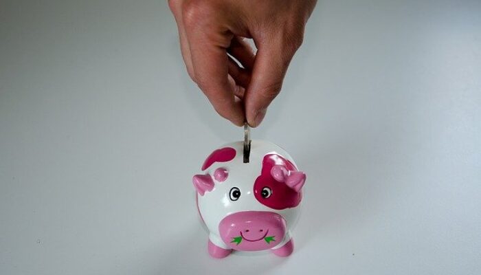 10 Small Changes to Start Saving Money Today