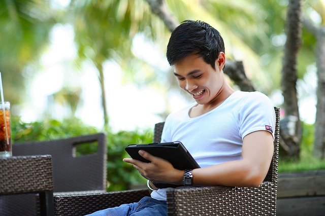 11 Apps Every College Student Needs