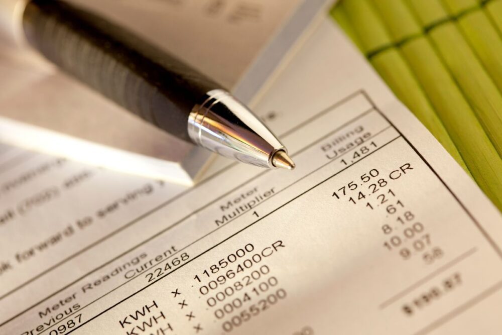 pen notepad bills