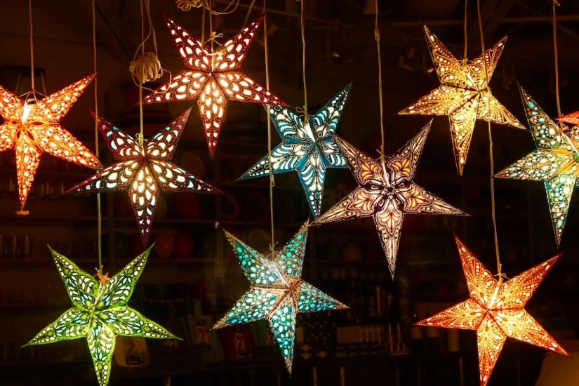 hanging paper star lights