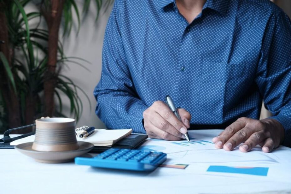 Making a personal financial forecasting plan