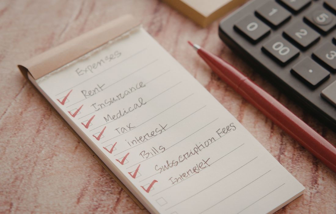 Handwritten list of expenses